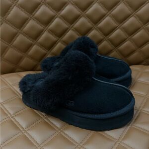 UGG Women's Disquette Slippers size 6